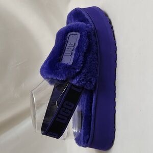 UGG Disco Slide Slippers  (W Size 9)